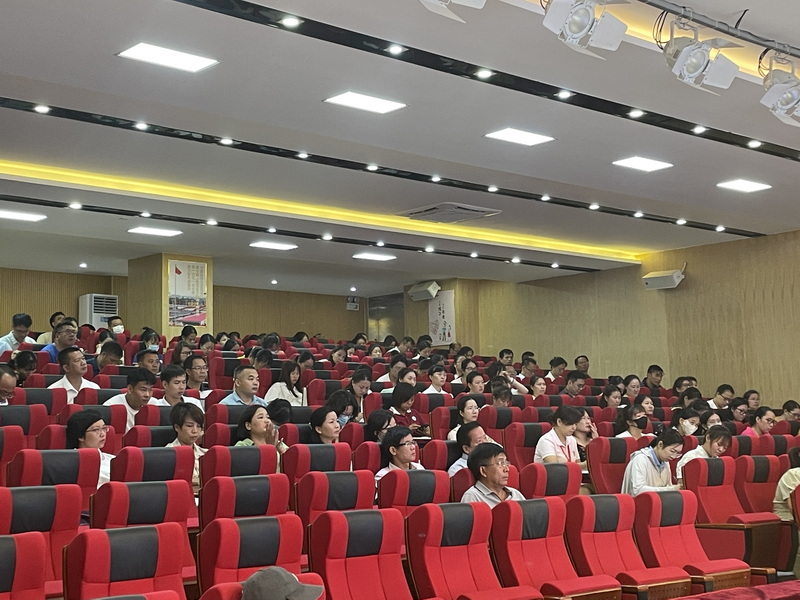 會(huì)議現(xiàn)場(chǎng)圖片_調(diào)整大小.jpg