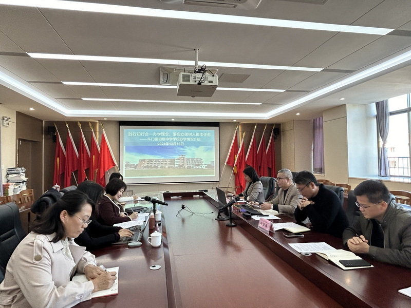 林水泳校長介紹學(xué)校辦學(xué)情況_調(diào)整大小.jpg