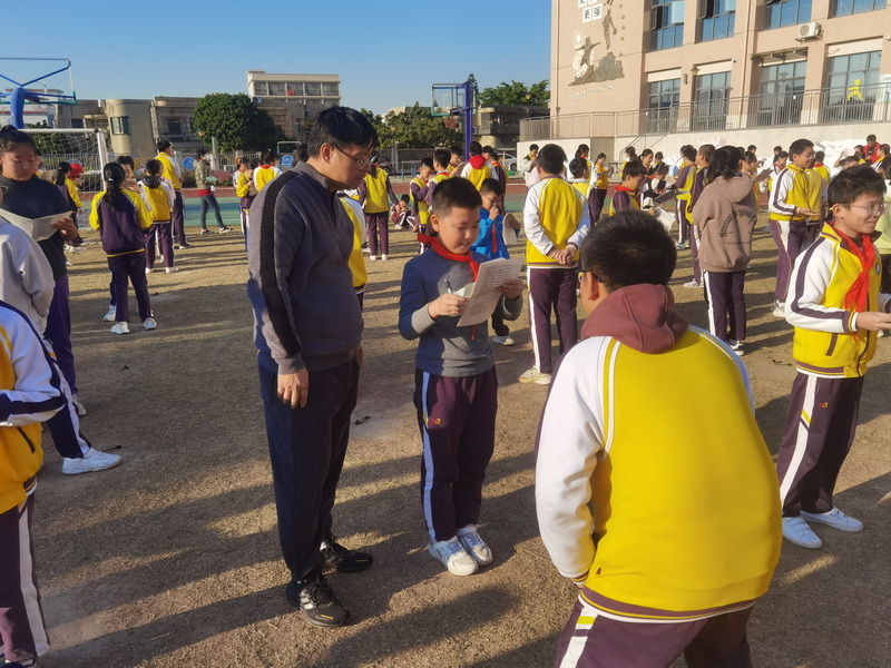 4.高年級學(xué)生在背誦_調(diào)整大小.jpg