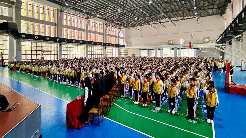 開(kāi)學(xué)典禮-奏唱國(guó)歌_調(diào)整大小.jpg